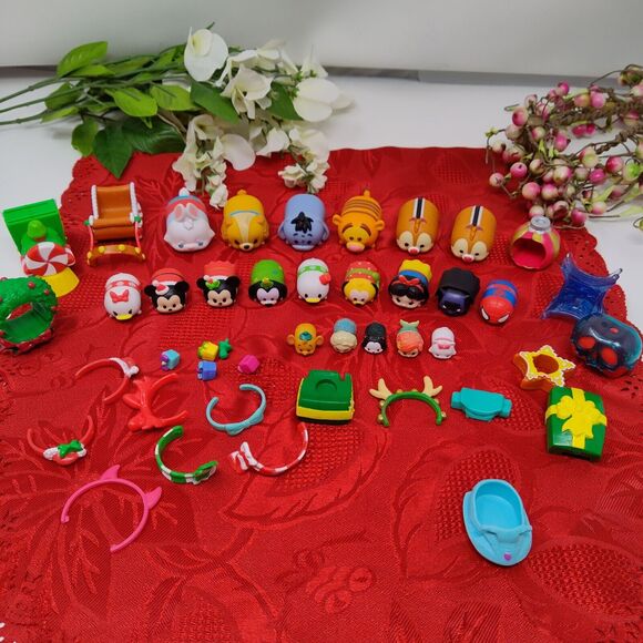 HUGE Lot Of 40+ Vinyl Tsum Tsum Figures 3 Sizes Figures, Stands & Accessories - Picture 1 of 14